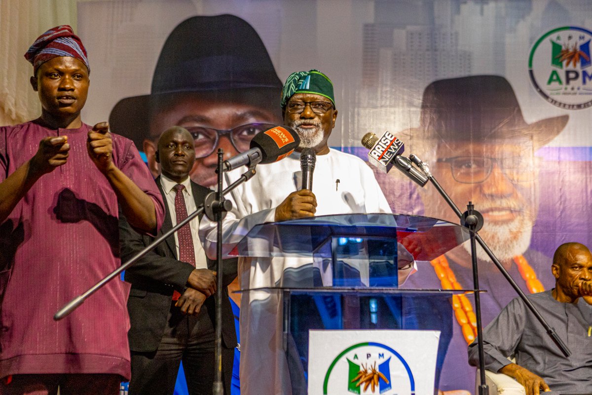 seyimakinde's tweet photo. As I said at the APM South South Town Hall Meeting today, I arrived in the South South Zone in 1990 as a 22-year-old young man armed with my degree from the University of Lagos. Without knowing anyone and relying only on my skills and knowledge, I was gainfully employed and worked in Akwa Ibom, Bayelsa, Delta, Edo and Rivers States as well as offshore. 

This is the type of Nigeria we want to build with our Reset Agenda. A Nigeria which works for every Nigerian. One where our young people can be educated and gainfully employed or succeed as entrepreneurs just like me.