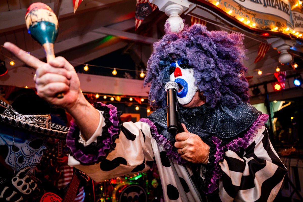 lbcurrent's tweet photo. Shoreline Village’s annual “Zombie Walk” returned to Long Beach Saturday night, Oct. 17, despite ongoing construction with its famed walk and a clown show.

Read here: https://t.co/XeUKbOFzrn https://t.co/bvbVP3kQGe
