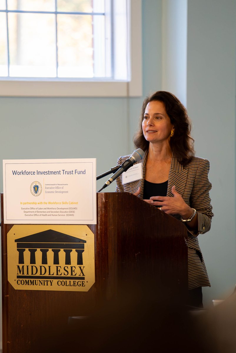 Mass_Tech's tweet photo. The @MassLtGov, MassTech, @MassCEC &amp; @MALifeSciences announced the expansion of Pathmaker, connecting MA businesses with skilled talent across manufacturing, AI, defense, robotics, climatetech &amp; life sciences.

Apply: https://t.co/LvGBYGVXbm

#WorkforceDevelopment https://t.co/LXj30uZTem