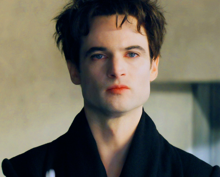 Therese3111's tweet photo. HE IS ENDLESSS 🖤🖤🖤🖤🖤🖤
#Thesandman #TomSturridge https://t.co/ozomOCLNmD