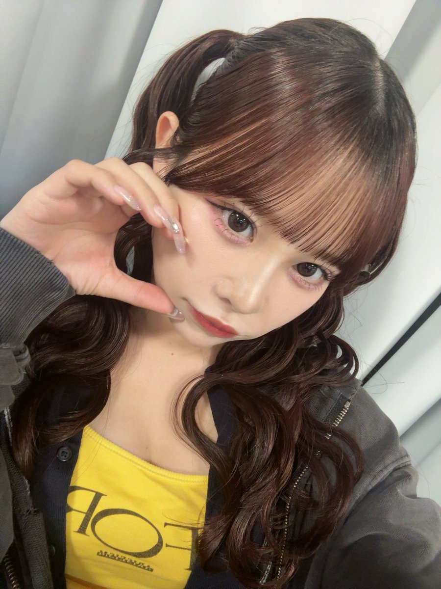 uqz1_'s tweet photo. 村川緋杏 (CANDY TUNE) どエロい谷間 https://t.co/Gzp1ukUIv9
