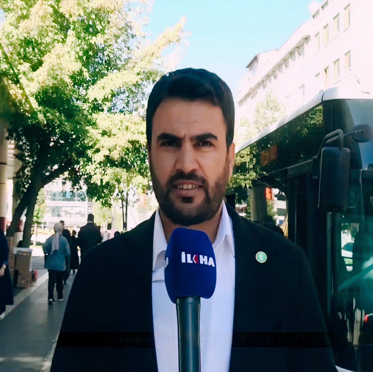 HurGenclik12's tweet photo. Bingöl İl Gençlik Kolları Başkanımız Hatem Tarlak, şehir içi otobüs fiyatlarına yapılan fahiş zamlara tepki gösterdi.
​1 yılda yapılan %85’lik zamla kısa mesafeye rağmen Bingöl; Diyarbakır ve Muş gibi komşu illerin çok önünde, en pahalı ulaşım ücretiyle baş başa bırakılmıştır! https://t.co/D06TvOJpnL