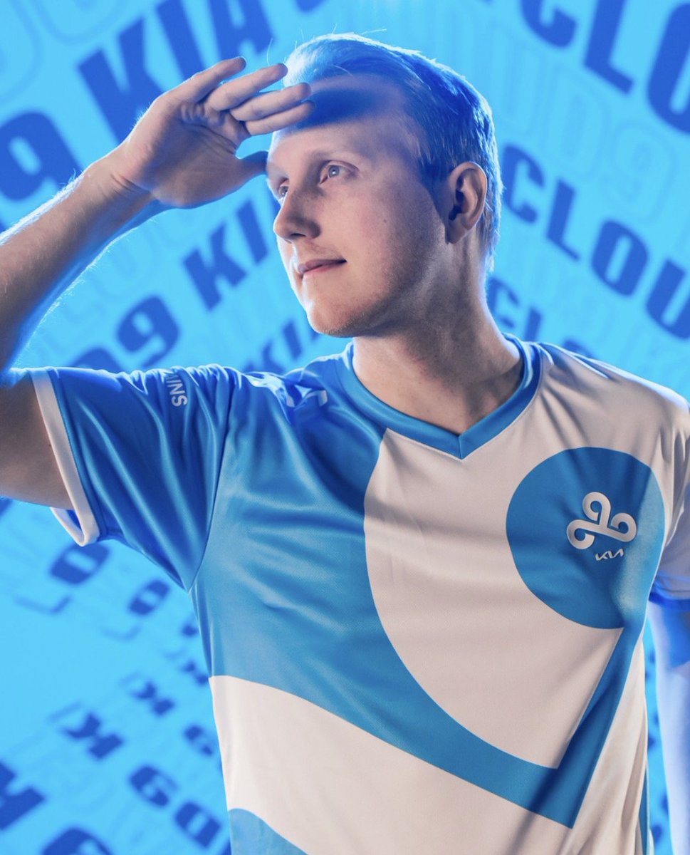 Zven's tweet photo. Today, I'm announcing free agency and that I'm looking for a team for the 2027 season

I'm grateful to C9 for giving me a chance once again and I'm sorry to the fans that we gave you hope just to lose at the finish line. I still believe in myself, I hope you do too, see u in 2027 https://t.co/HOq3sffrOW