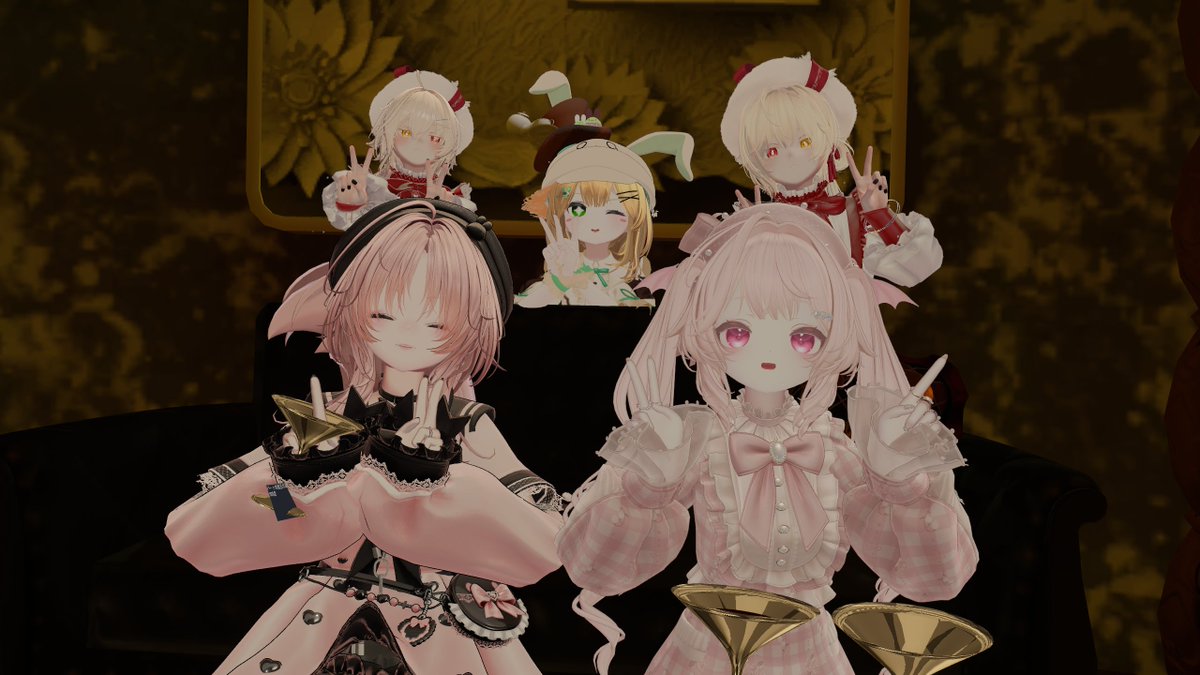 iiiiimon_'s tweet photo. 今回も最高だった～！
住人さんのお話をたくさん聞けるのが世界観を思う存分味わっている感じがして楽しいです
かわいいコールしたり、おうさまのおかげでカクテルおかわりできたり、さんがつになったり…今回お喋りできた住人さんもみんなかわいいが渋滞していた…また行きたい！
#VRCマッドパーティ https://t.co/yh9xBl4cYt