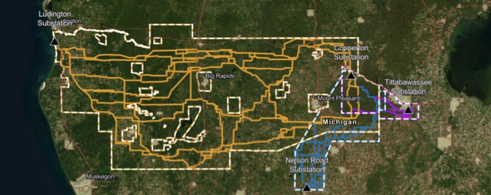 BridgeMichigan's tweet photo. High-voltage power lines planned across Michigan. Many landowners unhappy bit.​ly/4dOAKZk https://t.co/HOGLpxKeBf