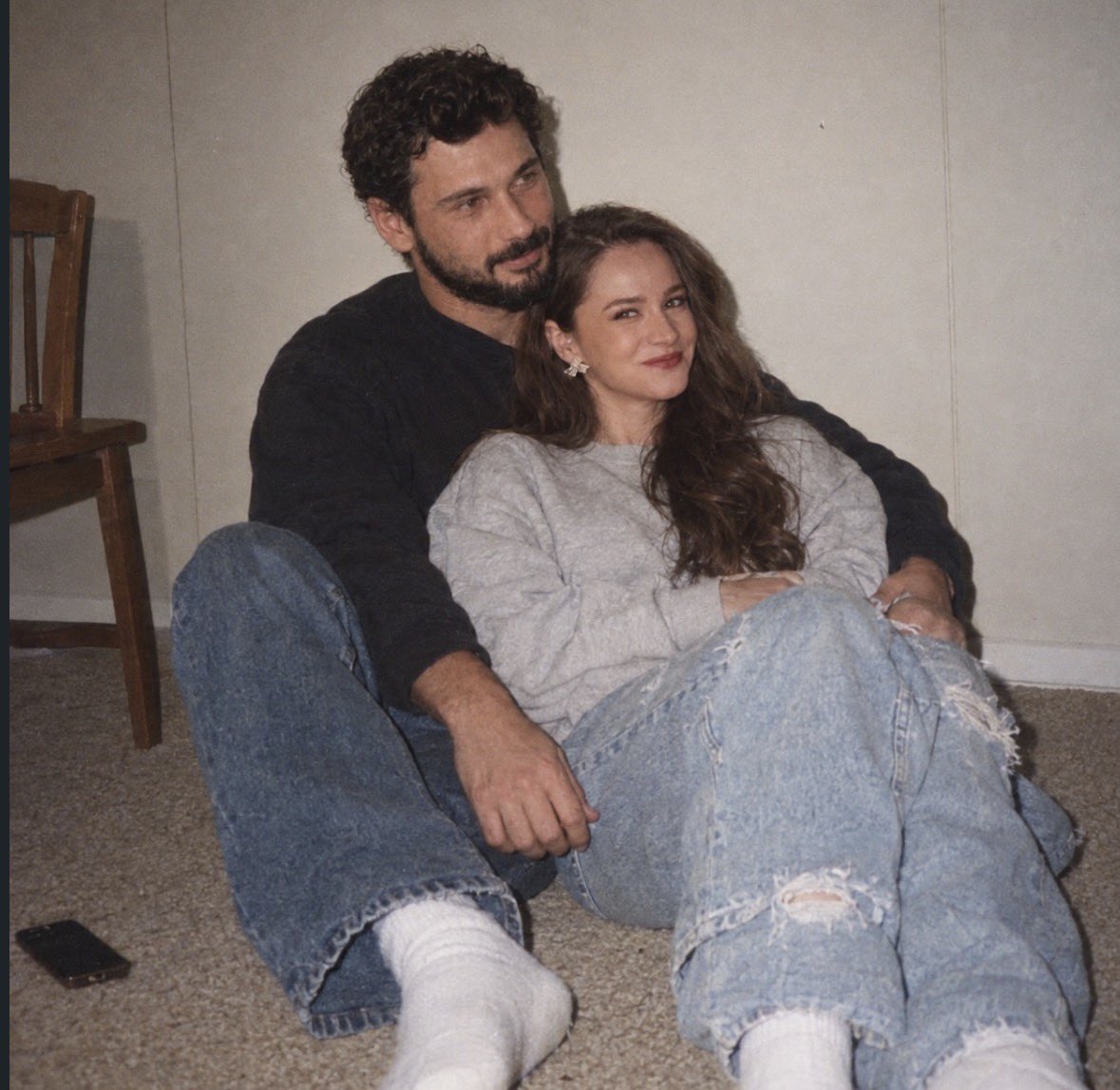 georgescu_clara's tweet photo. The chemistry between this couple goodness, they look so good together!🥺❤️
They deserved a different kind of ending a happy ending, an ending where they could also have a family.🥹🤌🏻
#halzey #hudutsuzsevda #viral #fyp #couple #HudutsuzSevda https://t.co/hbrQZINKKZ