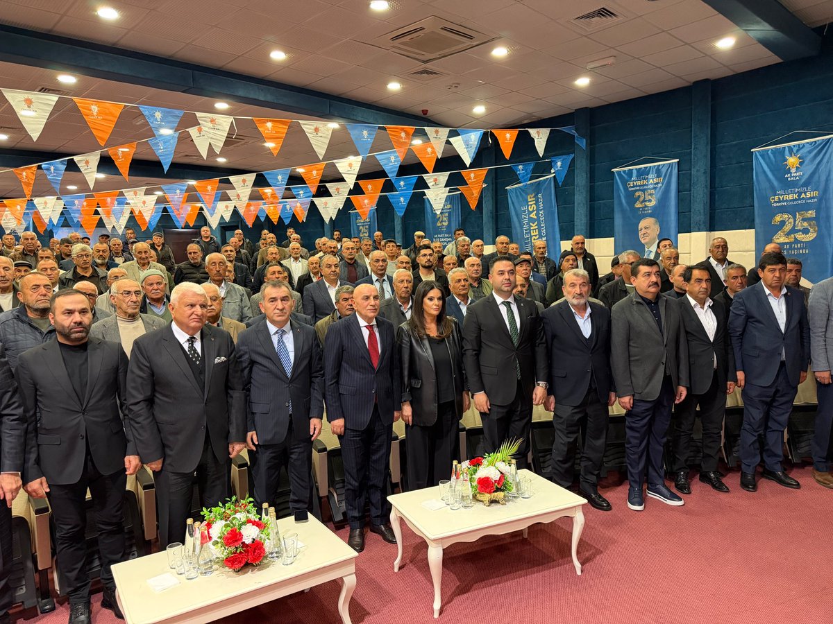 jsarieroglu's tweet photo. BALA İLÇE DANIŞMA MECLİSİ TOPLANTISI

Bala İlçe Danışma Meclisi Toplantımızı, teşkilatımızın her kademesinden yol arkadaşlarımızın güçlü katılımıyla, birlik ve beraberliğimizi pekiştiren, ortak hedeflerimize yönelik irademizi ortaya koyan verimli bir buluşmayla gerçekleştirdik.

Teşkilat mensuplarımız ve Balalı hemşehrilerimizle bir araya gelerek sahadaki çalışmalarımızı, ilçemizin önceliklerini ve önümüzdeki döneme ilişkin hedeflerimizi kapsamlı şekilde istişare ettik.

Bala’mızın gelişim potansiyelini, yerel ihtiyaçlarını ve geleceğe yönelik beklentilerini bütüncül bir bakış açısıyla değerlendirerek, hizmetlerimizin etkinliğini artıracak öncelikler üzerinde durduk.

Toplantımızda AK Parti İl Başkan Yardımcımız Sayın Cemal Güngör, Sayın Faik Güngör, Önceki Dönem Keçiören Belediye Başkanımız Sayın Turgut Altınok, bölge ilçe başkanlarımız, belediye yöneticilerimiz ve teşkilat mensuplarımızla birlikteydik.

Başta Bala İlçe Başkanımız Sayın Evren Dalkıran ve Bala Belediye Başkanımız Sayın Ahmet Buran olmak üzere, İlçe Kadın Kolları Başkanımız Sayın Hatice Yardım’a, İlçe Gençlik Kolları Başkanımız Sayın Yusuf Eren Taşatan’a ve tüm Bala teşkilatımıza ev sahiplikleri, emekleri ve katkıları için teşekkür ediyorum.

İstişareden doğan ortak iradeyi, sahadaki tecrübeyle buluşturarak Bala’mızın bugününe değer katan, yarınlarına yön veren çalışmalarımızı kararlılıkla sürdüreceğiz.

Toplantımızın ilçemiz ve hemşehrilerimiz için hayırlara vesile olmasını diliyorum.