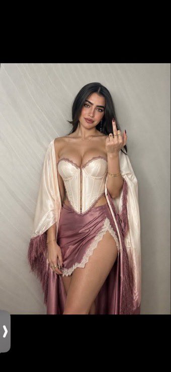Ssaa0njr's tweet photo. كسمهااا بنظره تسكتني واذا تماديت تصبع لي المصيبه انها  اختي 💅🏻💅🏻 😭😭 https://t.co/jwXyqSW3B8