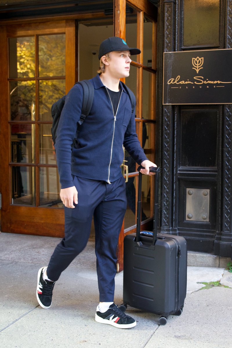 SanJoseSharks's tweet photo. Bonjour Montreal! 👋 https://t.co/HIJKndHHhv