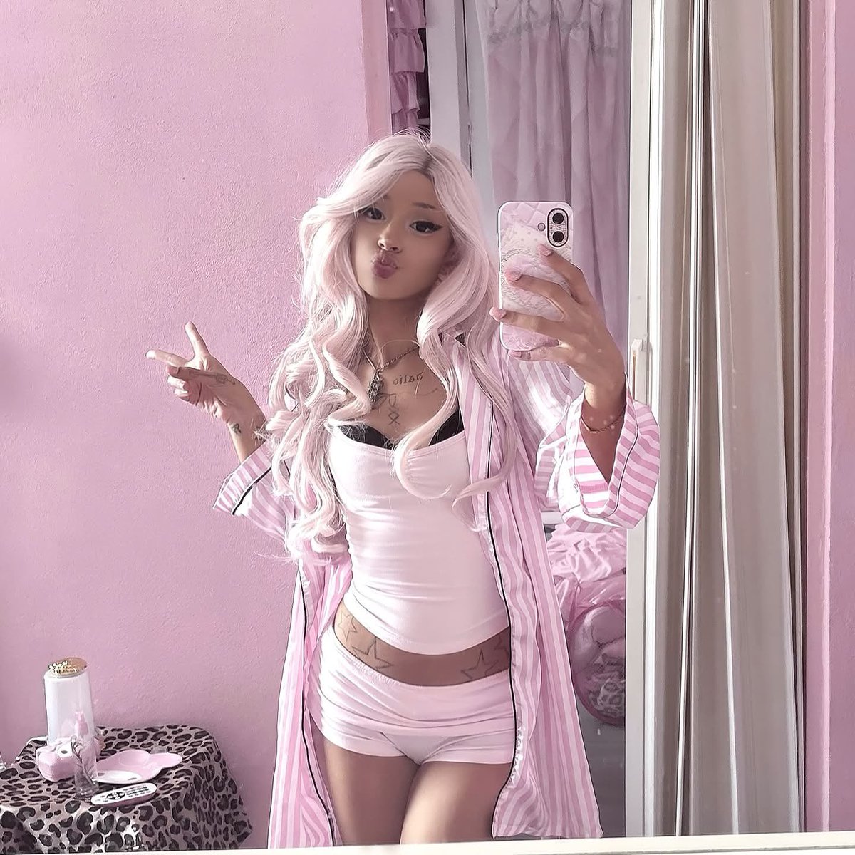 daliodoll's tweet photo. honestly i should do my hair like this more often i feel pretty :D https://t.co/LyyiJ8sOVe