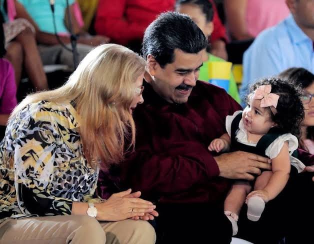 CoralTeresa's tweet photo. 🇻🇪 | La justicia internacional prevalecerá y se hará respetar. Muy pronto la verdad abrirá el camino para tenerlos de regreso en casa donde pertenecen.

El amor nos mantiene firmes y con los brazos abiertos. ❤️ https://t.co/pVJnj3WWs7