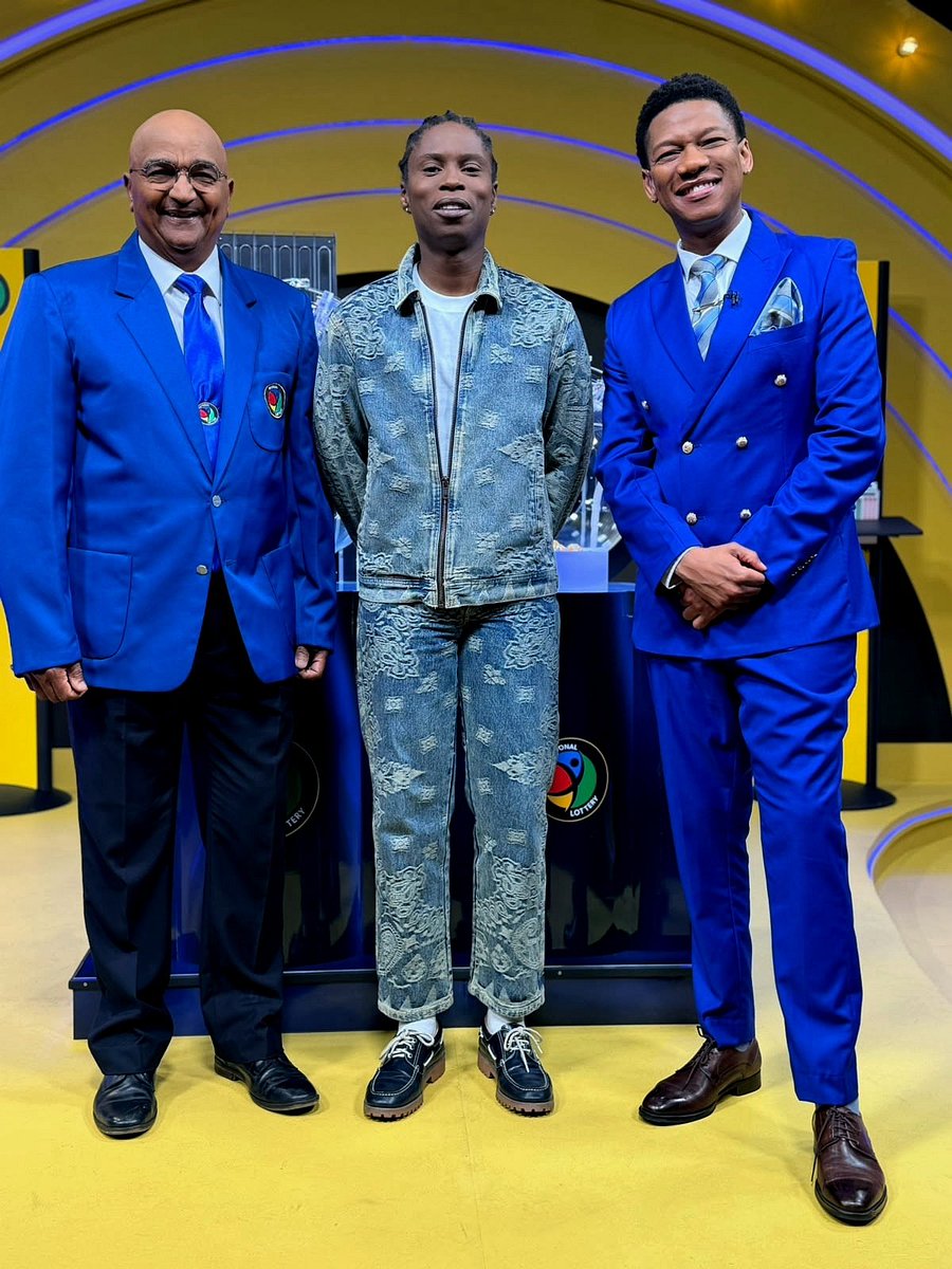 ProVerbMusic's tweet photo. A little Rhythm & Blues on tonight’s #PowerBall! 

The Draw Manager & I brought the blues, while our special guest, internationally acclaimed South African musician abuti Bongeziwe Mabandla, brought the rhythm!

An absolute privilege sharing the stage with an artist whose uniquely African sound continues to resonate with audiences around the world.

#PowerBall #BongeziweMabandla #RhythmAndBlues #SouthAfricanExcellence
