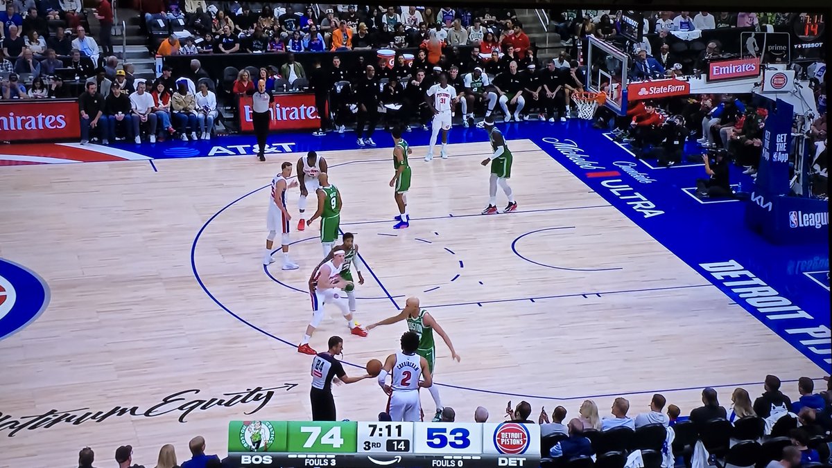 DonBaloncesto's tweet photo. 🍿 viendo a mi tío @alexblanco23 y al coach @omarquintero_11 en Prime.
Saludos!

#NBAonPrime https://t.co/H7rz9HiEnW