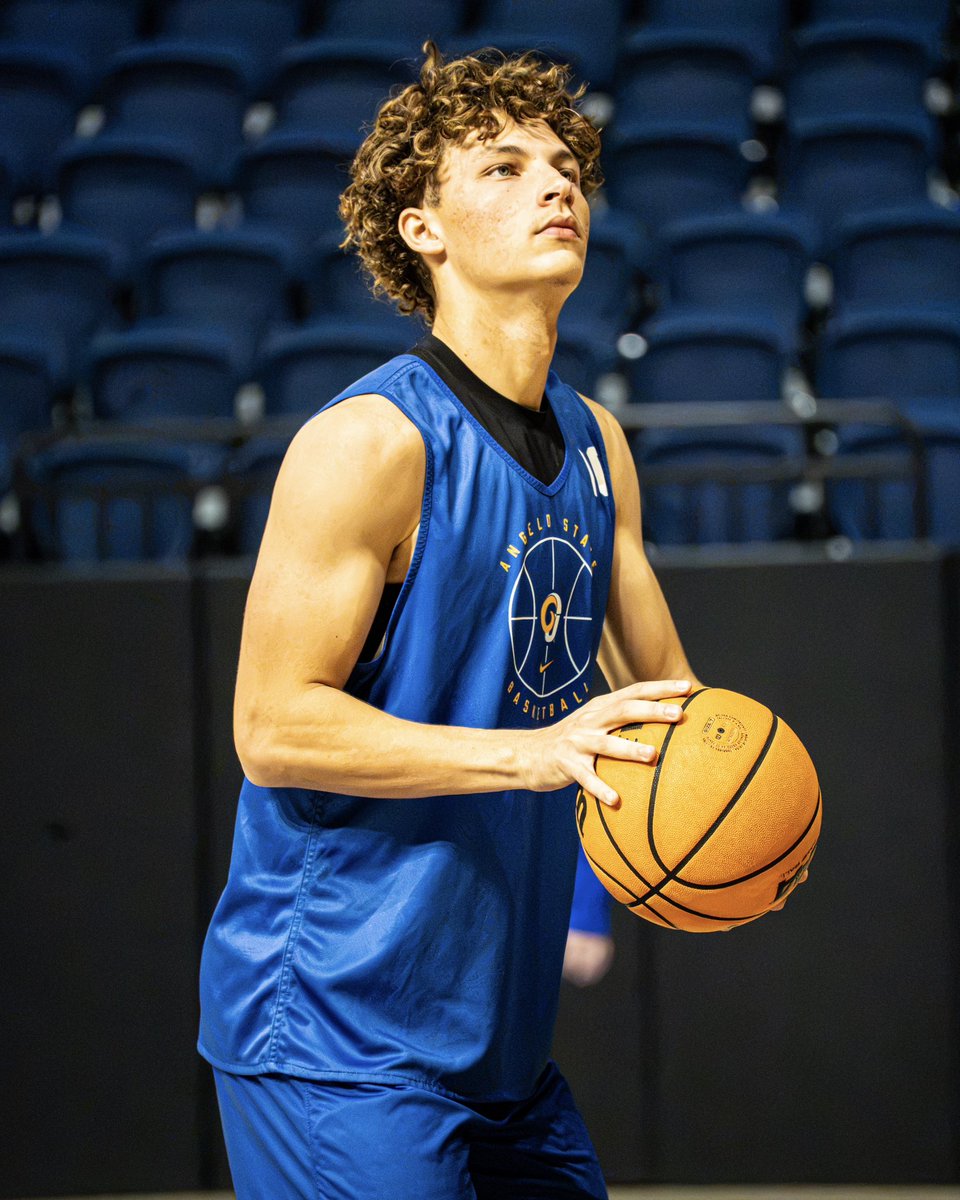 AngeloStateMBB's tweet photo. Stacking Days 🧱

#RamHoops #RamEm https://t.co/yAnPW0Hpss