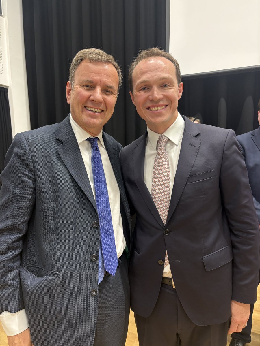 GregHands's tweet photo. Am delighted that my successor as Chelsea &amp; Fulham Parliamentary Candidate and future MP will be….

Councillor Tom Bennett @Bennett_Tom_ 

He spoke so well tonight, with passion &amp; commitment and was amazing in his Q&amp;A -

Well done Tom &amp; let’s work to make him our next MP! https://t.co/Qz7VNA14RL