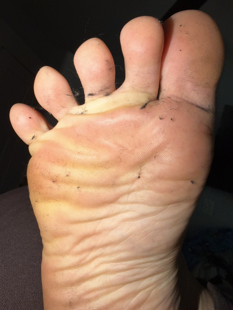 WorshipPixie's tweet photo. go ahead and clean between my toes https://t.co/nwy1FOEFlu