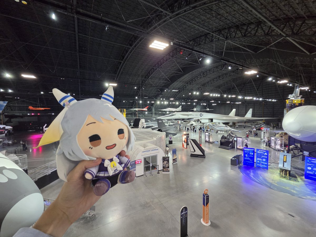 ouma_channel's tweet photo. ヒシミラクル、ヴァルキリーだよ
ヴァルキリー、ヒシミラクルだよ

トレーナーさん、おれ、F-108レイピアに護衛されて飛ぶXB-70ヴァルキリーが見たいよ……

#おうまチャンネル米国旅行記2026 https://t.co/BzoDnjQ79O