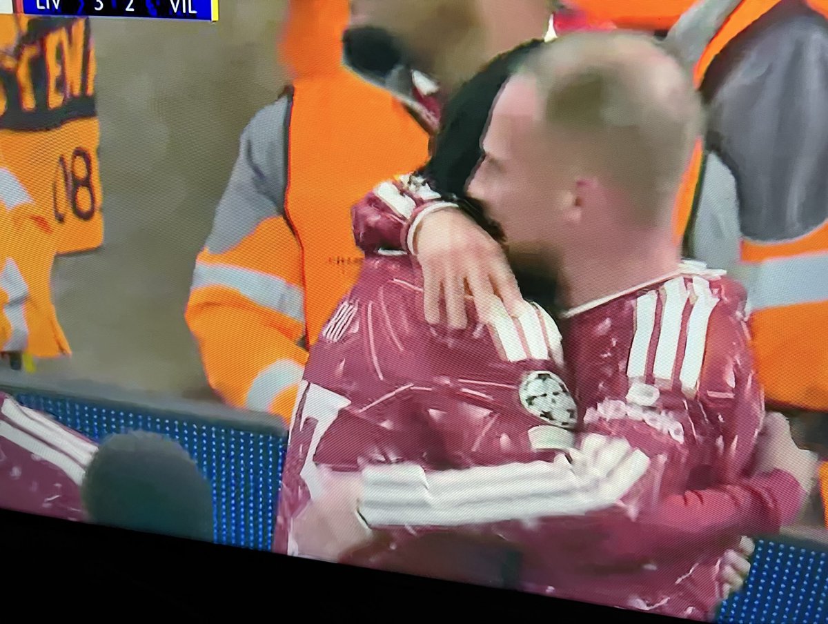 Tarzanjr554's tweet photo. 🚨 Alexis Mac Allister reveals what Rio Ngumoha told him after scoring his second goal against Villarreal:

🎙️ Interviewer: “Alexis, congratulations on your brace! What did Rio Ngumoha say to you after your second goal? 

Alexis Mac Allister:

“Rio came straight up to me and said, ‘Macca, two goals?! Since when did you become a striker? Leave some goals for the rest of us!’ 

“I couldn’t stop laughing. I told him, ‘Listen, young man, when you’re my age, you’ll understand!’ He looked at me and said, ‘When I’m your age, I’ll score a hat-trick!’ I said, ‘Okay, Rio, now you’re talking!’ 

“But honestly, that’s what I love about him. He’s so young, but he has this confidence and this beautiful energy that lifts everybody around him. He jokes with the senior players, he works hard, and he never looks afraid.

“After the game, I’m definitely keeping the match ball. Rio can have a picture with it! He’s a special kid, and we all love him. The most important thing is that he keeps smiling, keeps learning, and knows that this dressing room will always protect him.”