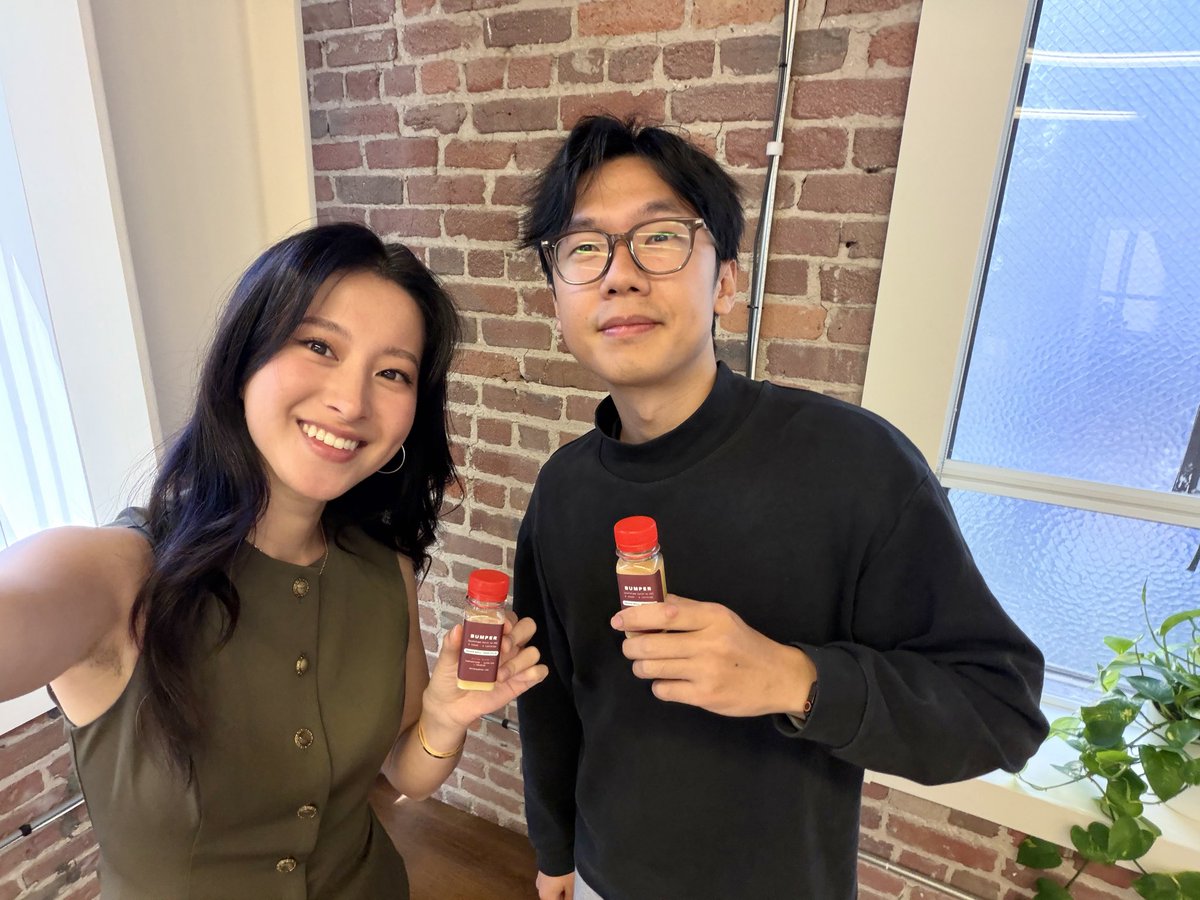bumpercatherine's tweet photo. @FoundationCap is now a customer, thanks for trying my energy shot guys @realleolu

if you’re a founder or investor in SF and you want to try Bumper, dm me for a sample drop-off, I’ve already pre-sold a few hundred shots from these tastings! https://t.co/GypPyrVuaE https://t.co/ovuHUdVGOU