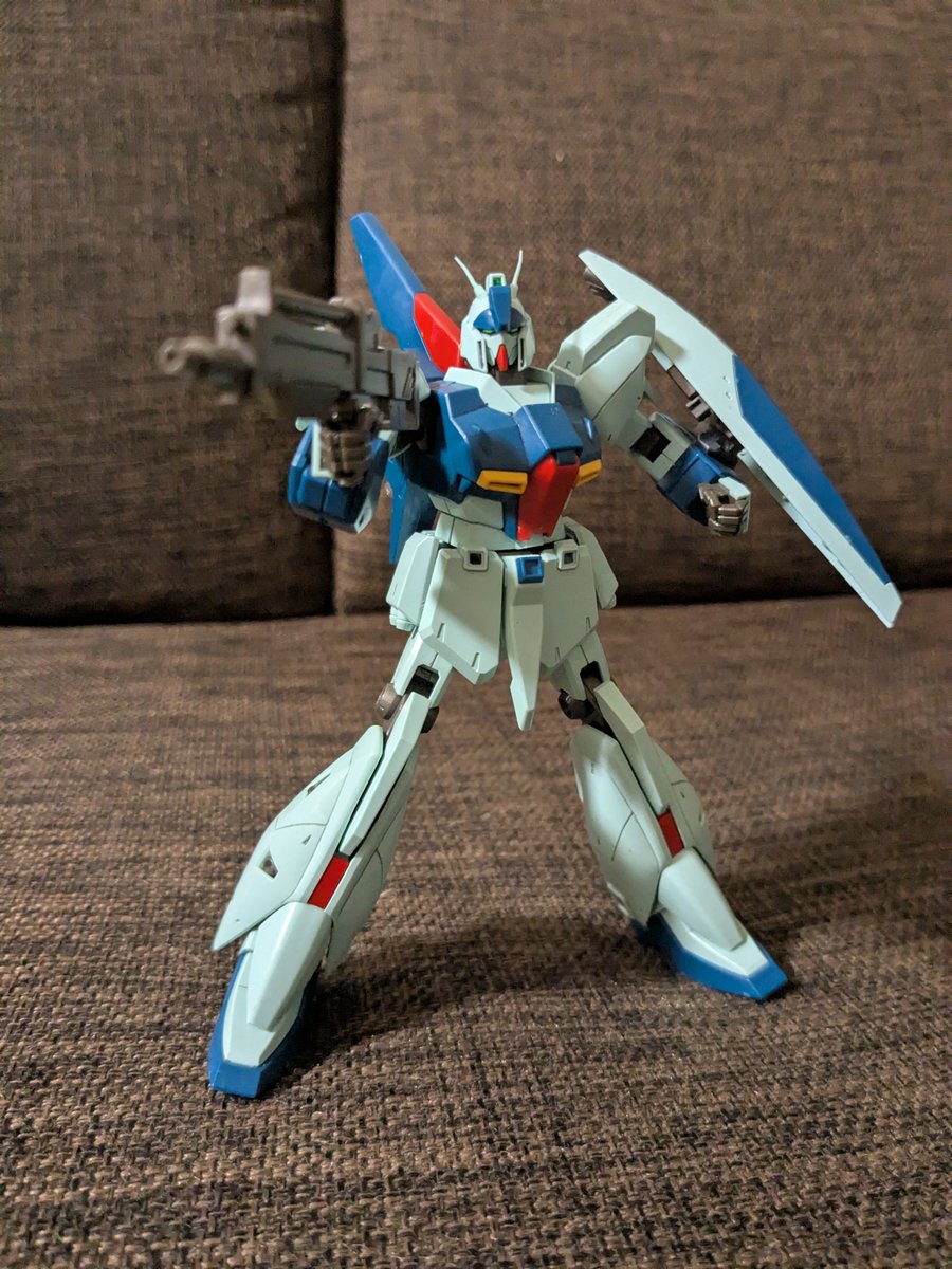 midare1982's tweet photo. 眠れない時に、ガチャガチャいじられるガンプラ達

今回の犠牲者？は、リ・ガズィ(HGUC)

最近、МGユニコーンversion何処かにないかなぁ〜…とか思ってる https://t.co/Mix0WSOejU