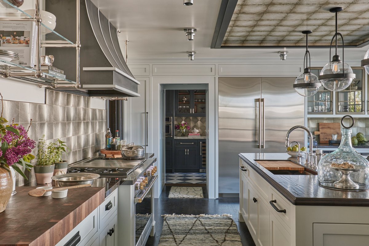 ExtremeHow_To's tweet photo. NKBA 2027 Kitchen Trends Report Signals Shifts in Kitchen Design - Designers forecast the return of deﬁned zones, natural wood cabinets, hidden appliances, and more-personalized layouts – while AI takes a back seat. https://t.co/BoOW4fPjh0
