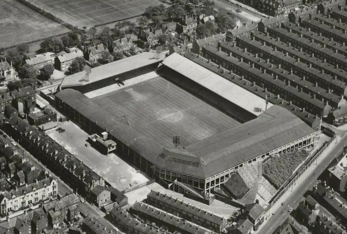 oldpicposter's tweet photo. View of Anfield Stadium (1960s) #LFC https://t.co/uPxdoBMC47