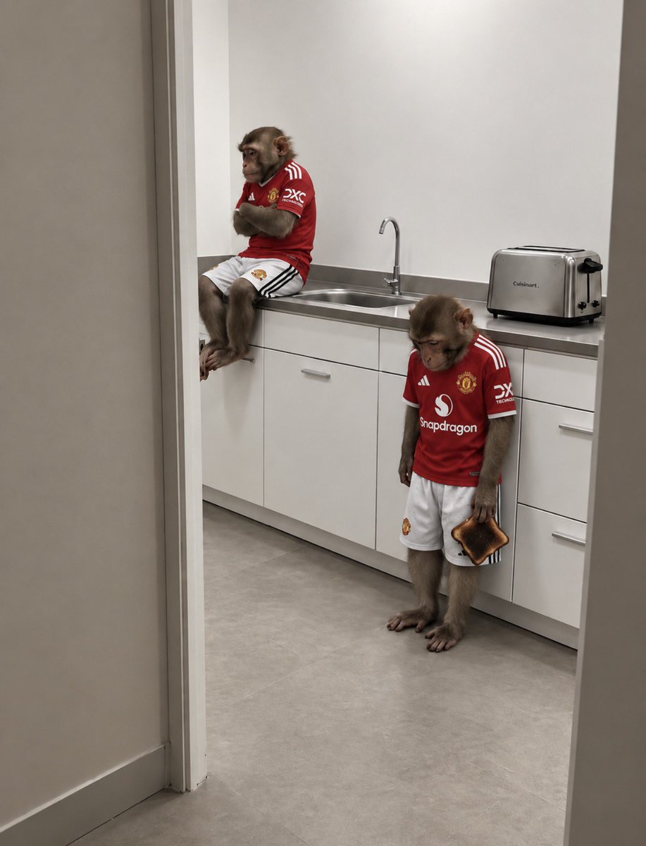 UTDKarra's tweet photo. Is it only me who watches teams like PSG, Barcelona, Man City and Bayern play beautiful football with a proper system, only to remember that I have to watch Manchester United and Carrick ball tomorrow? 😭🤦🏾‍♂️ https://t.co/KpturEG2z7