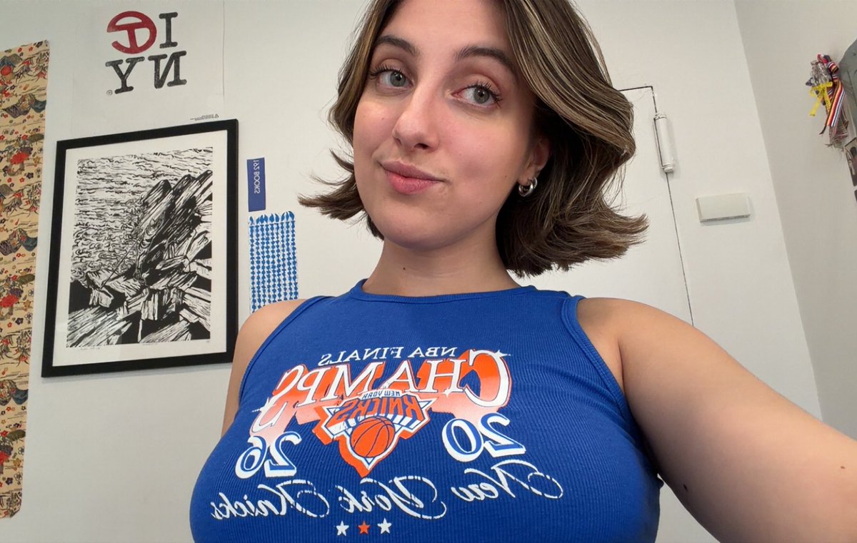 nykball's tweet photo. HANG THE BANNER BABY!!! #OPENINGNIGHT 💍💙🧡🏀 https://t.co/E6wACHwf4u