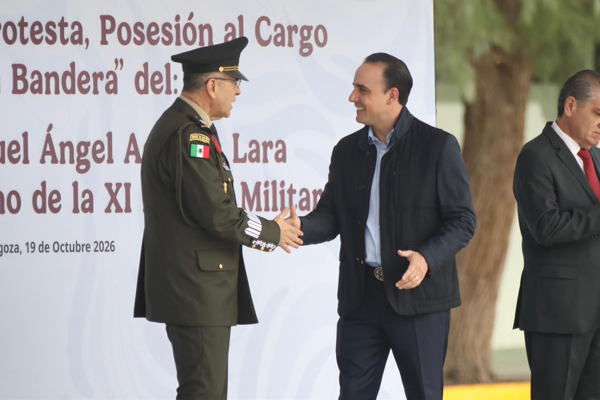MartinGomezCald's tweet photo. #Coahuila | Acompaña @manolojim al general #MiguelÁngelAguirre Lara, nuevo comandante de la XI Región Militar.
https://t.co/SeieUKAlad #RTNews #Saltillo #Torreon #Monclova #PiedrasNegras #Acuña https://t.co/N9bvLmJLfe
