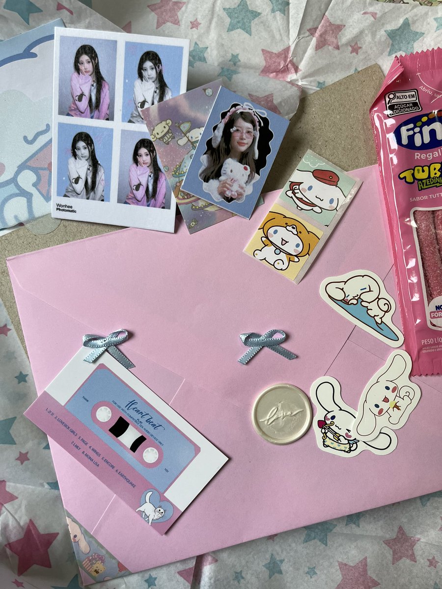 trevleewon's tweet photo. Feedback MUITO positivo pra @ipsooya que fez a decoração do meu binder, além das coisas terem ficado perfeitas, ela ainda se certificou de mandar uma embalagem a altura do pedido 😭😭 tudo uma gracinha, to encantada 💗💗
Muito obrigada def, você arrasa meu Deus https://t.co/V8hNQ0CmQx