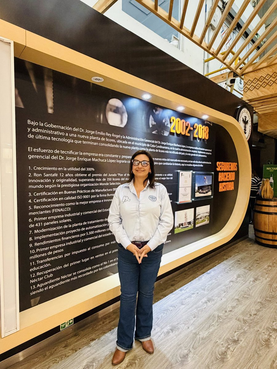 ControlIntCund's tweet photo. 🏭 ¡Llegamos a la @OficialELC para conocer de cerca sus procesos y avances tecnológicos!

🔎 Desde @ControlIntCund recorrimos la planta de producción y su museo, conocimos los procesos de embotellado y automatización, así como las iniciativas de sostenibilidad energética y capacidad de expansión.

La Empresa de Licores de Cundinamarca produce marcas emblemáticas como Aguardiente Néctar y Ron SantaFé, que hacen parte de la tradición de nuestro departamento.

Seguimos acercando el control interno a nuestras entidades para conocer su gestión y articular acciones que fortalezcan sus procesos.

#ControlInterno #TuAliadoEstratégico