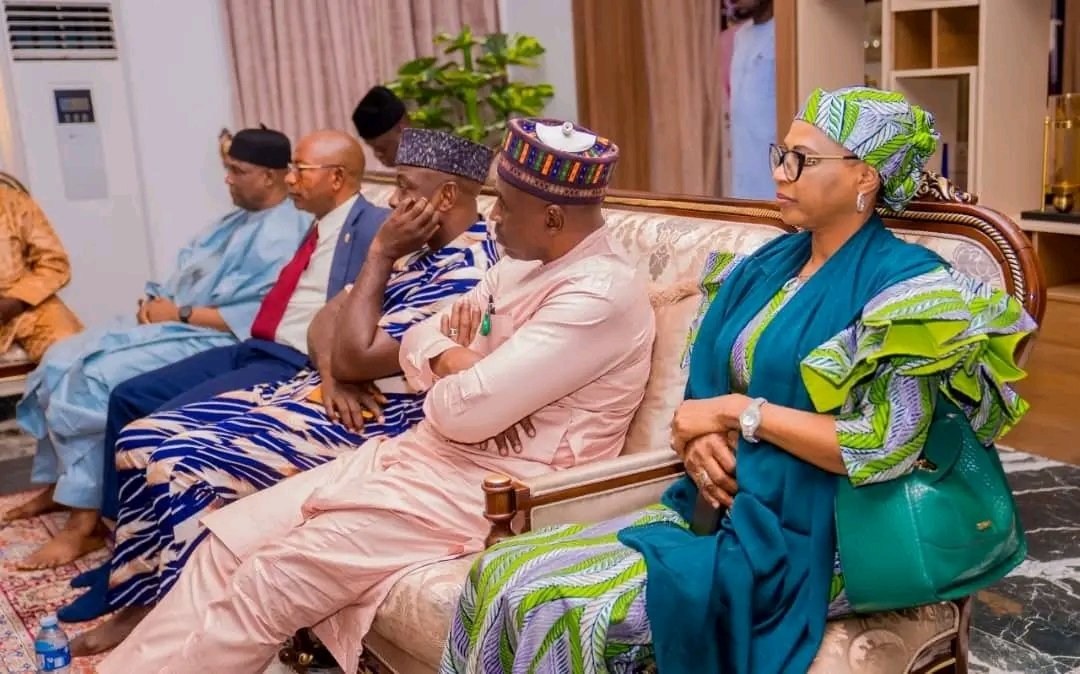 samonlinemedia's tweet photo. Katsina Governor Dikko Radda has reaffirmed full support for security initiatives, saying 1,000 forest guards approved by President Tinubu will boost surveillance, intelligence gathering and protection of vulnerable communities while complementing existing security agencies. https://t.co/fTl3jVgZfZ