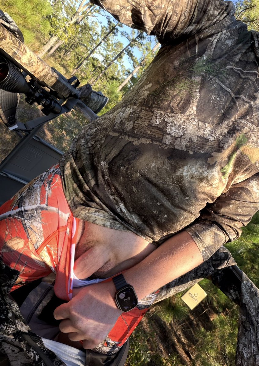curiousincaro's tweet photo. Tis the season 🦌 #timbertug

#FlorenceFreaks #florencesc #843freaks #hartsville #hartsvillefreaks
#SouthCarolina #southcarolinafreaks #public #publicnudity #scfreaks #darlingtontreaks #hung #carolina
#Darlington #bwc #hunting https://t.co/N0UGaSdDUk