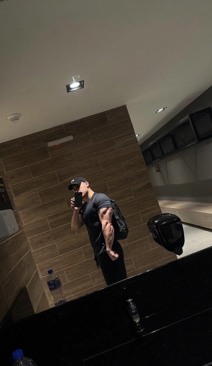 hereisdddd's tweet photo. Bulking 4 you https://t.co/DPDiaWSywV