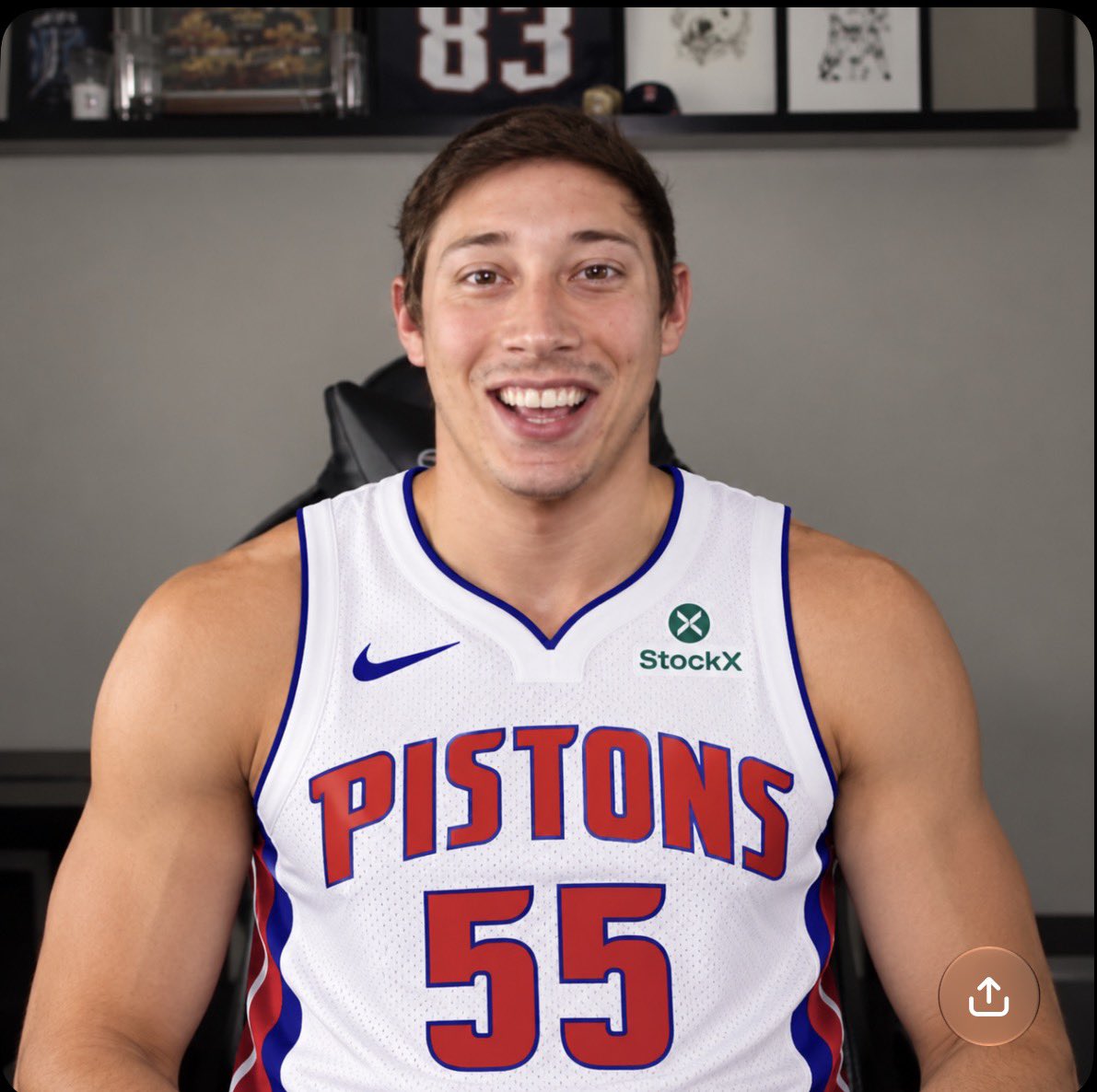 LJGet2ABag's tweet photo. @SportsByDustin Dustin Robinson with 17 points you’re on fire bro 🔥 what an absolute masterclass your my favorite player please respond! https://t.co/ikJDh2pLWF