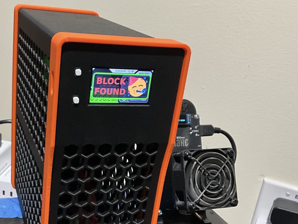 Fully_Electric's tweet photo. Dude... just hit my 5th solo BCH block with a little solo miner! well not so little .. with my OG Octaxe for ASL .. looks like only 667G best difficulty this time..🚀💪 

also just noticed i hit a block with the old GT 800 thats on DGB  😂 @Gr8erGoodMining  @MiningRabid  @RedPandaMining
