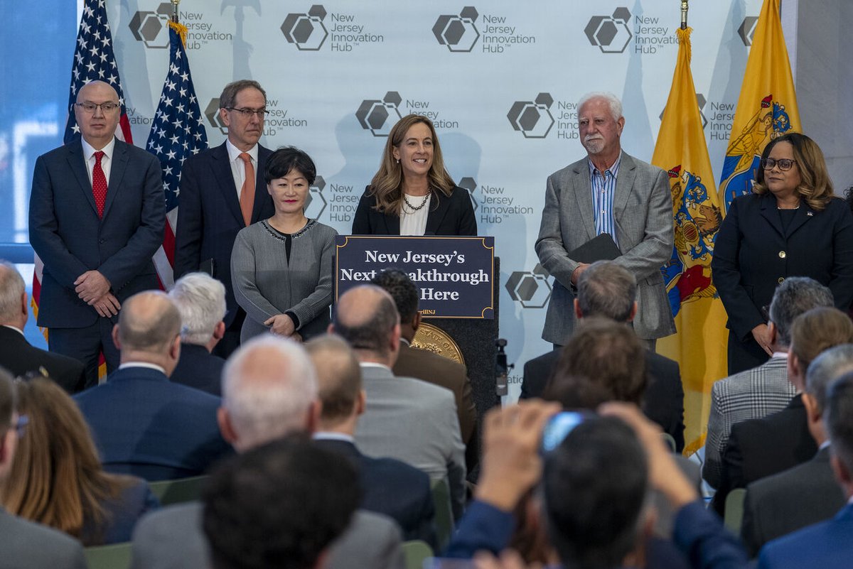 NJCommColleges's tweet photo. NJCCC is excited to join @GovSherrillNJ and eight of New Jersey's leading research universities as a partner in today's historic launch of the New Jersey Supercomputer Initiative.

Read more: https://t.co/QvWcgNccVX https://t.co/htx5LLVw9E