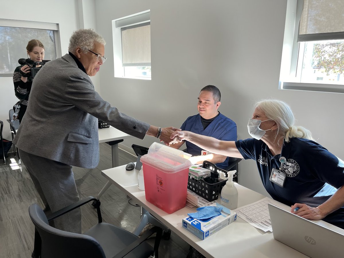 CookCoHealth's tweet photo. We officially kicked off our annual Saturday vaccination clinics, just in time for respiratory virus season! From now through February, Saturday clinics will be offered at CCH locations, helping residents with flu and COVID vaccines. Find a clinic: https://t.co/tq3n4vYszO https://t.co/up4c4gxUr8