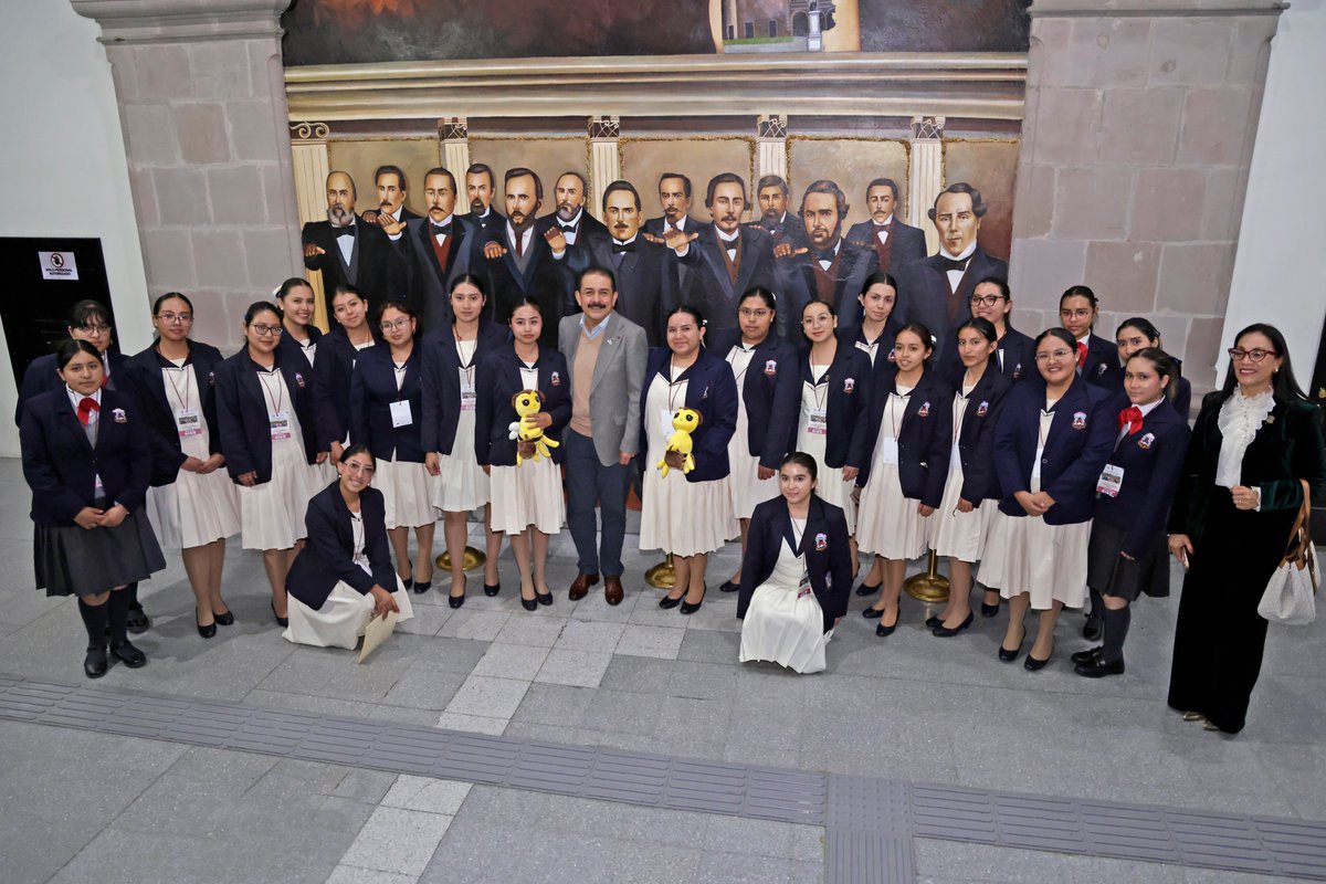 secti_edomex's tweet photo. 📄 Durante la presentación del Informe Jóvenes en México 2026, de la @FundacionSMmx, el secretario Miguel Ángel Hernández Espejel destacó la importancia de transformar esta evidencia en decisiones públicas que amplíen y fortalezcan las oportunidades para las y lo jóvenes. 🌱 https://t.co/z33N7xExVk