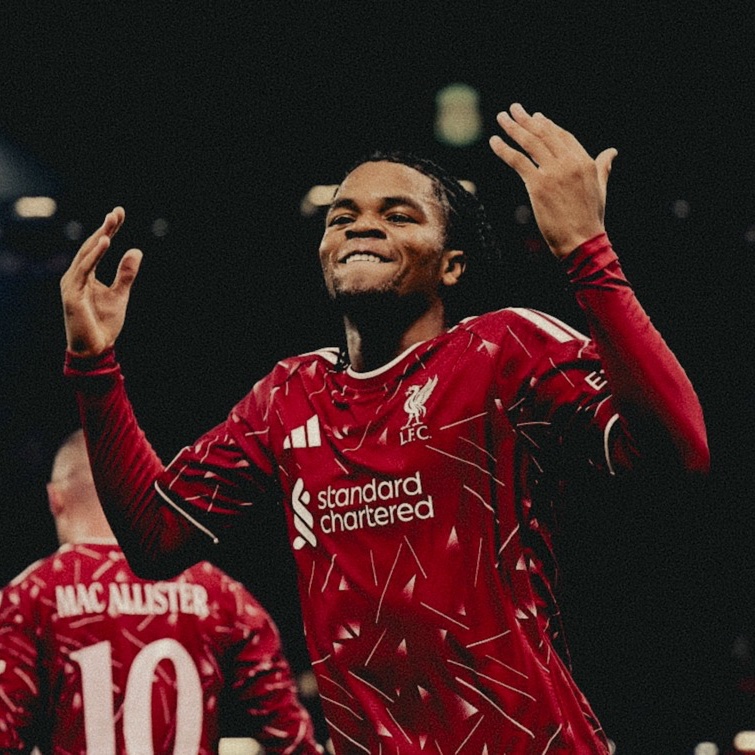 TouchlineX's tweet photo. 🚨 Rio Ngumoha has the most successful dribbles than any other player in the UEFA Champions League this season (16). https://t.co/4QgWi53jJO