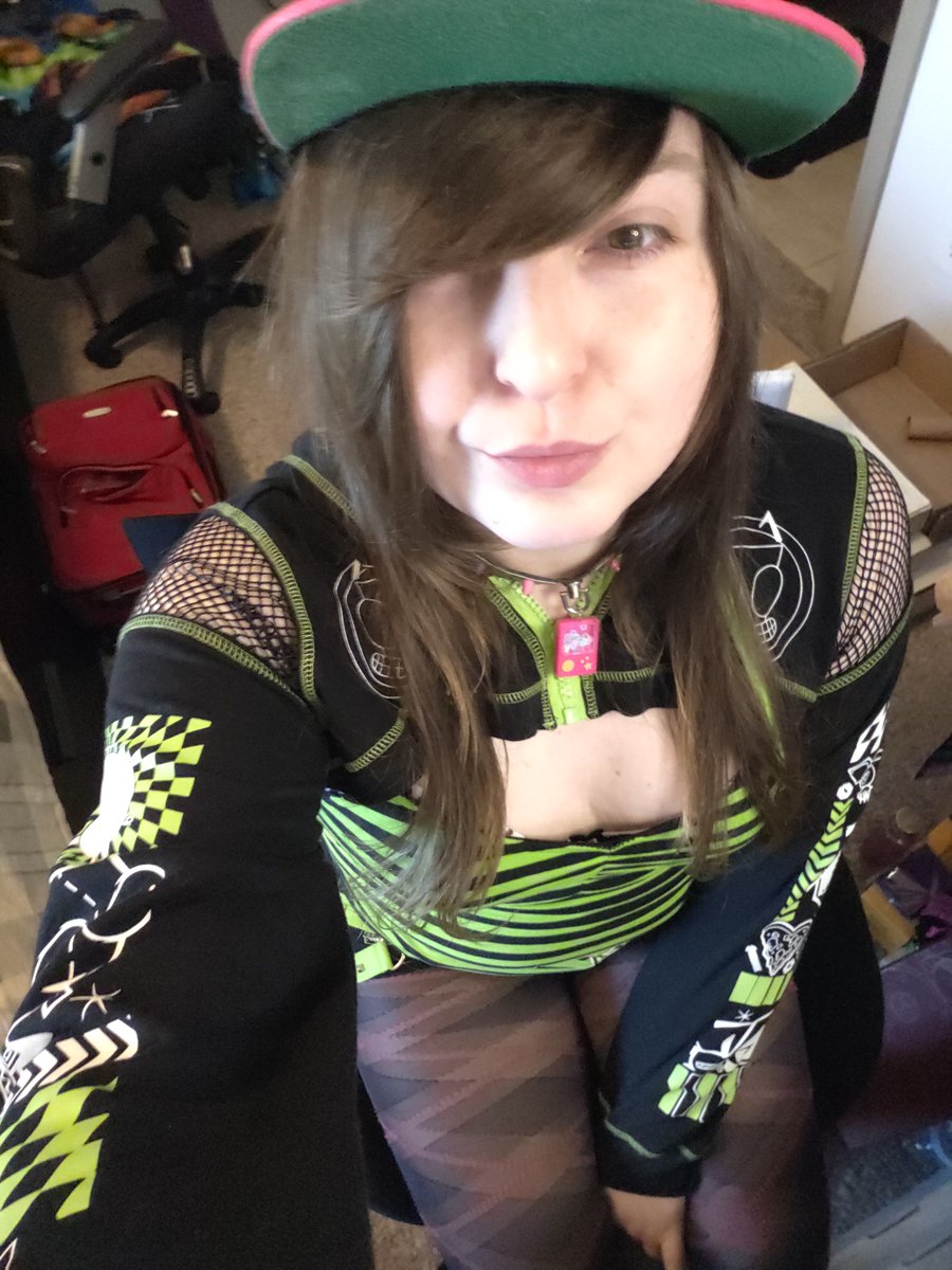 ShortstackFen's tweet photo. I've had like half a dozen people essentially call me a MILF or say I have MILF energy over the past couple weeks, and I wanna know if it's true!

Am I beating the allegations or not? https://t.co/fenC6Sfw8R