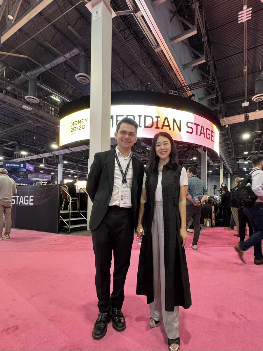 ellazhang516's tweet photo. Congratulations to @odagius on becoming CEO of @BNBStandard (formerly BNC)👏

From Goldman Sachs to joining our five-person investment team in 2021, Alex has helped shape the BNB ecosystem across three market cycles—mentoring 10 seasons of @BNBChain MVB founders and advancing tokenized equities.

Yesterday at Money20/20, Alex told me, “Ella, we both knew this day would come, but I have to officially resign from @yzilabs today.”

We knew this moment was coming, but hearing it made it suddenly feel real. Bittersweet, of course, but above all, a moment of pride and joy.

Now, he’s taking BNB to Wall Street.

As @BNBStandard largest shareholder, @yzilabs is proud to back Alex and his vision of building the institutional gateway to BNB—with transparency, discipline, and long-term conviction.

From teammate to founder, our journey continues. 🚀