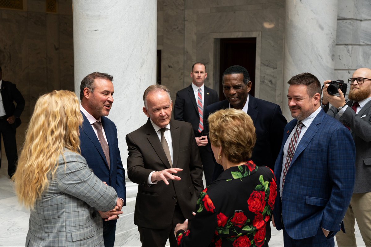 JStuartAdams's tweet photo. It was a pleasure to greet U.S. Secretary of Education @EDSecMcMahon as she began her national education tour in Utah. As we look toward the next 250 years of American education, I’m proud our state is building on a strong foundation. From 2015 to 2025, we’ve increased public education funding by $3.1 billion to strengthen opportunities for teachers and children. 

I’m grateful for Secretary McMahon’s commitment to returning education decisions to the states. Her priorities align with Utah’s efforts to empower parents, support educators and help every student succeed.