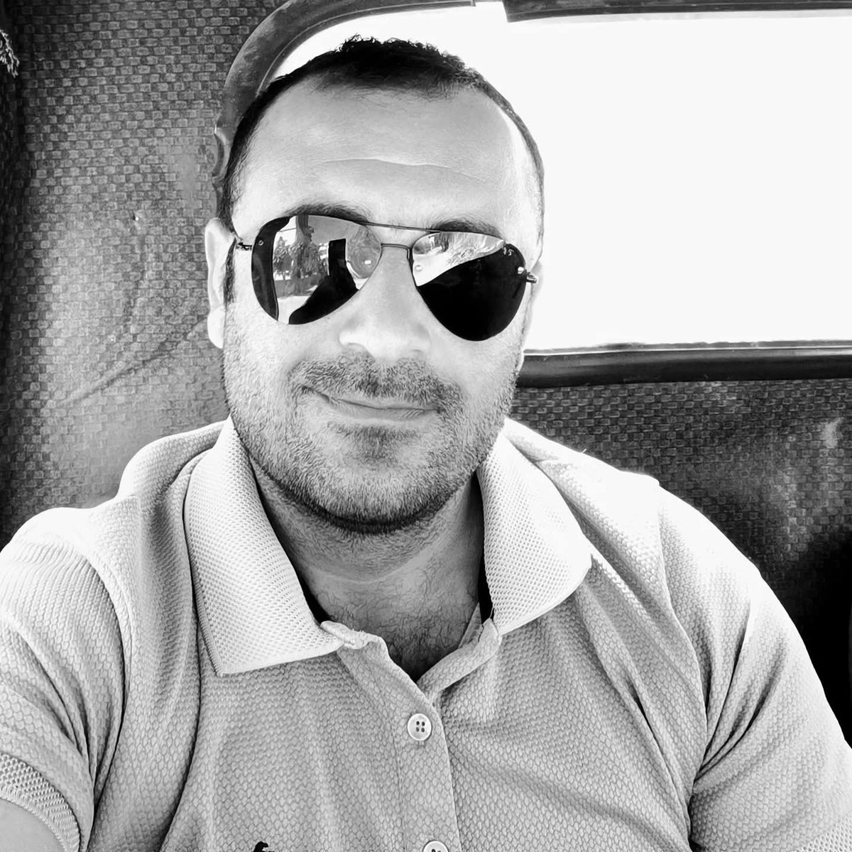 Muhamme09157785's tweet photo. Herkes beni Sevdaya Asi bilir.
Oysa, Aşk beni nerde görse tanır. https://t.co/TmyqWBSWIm