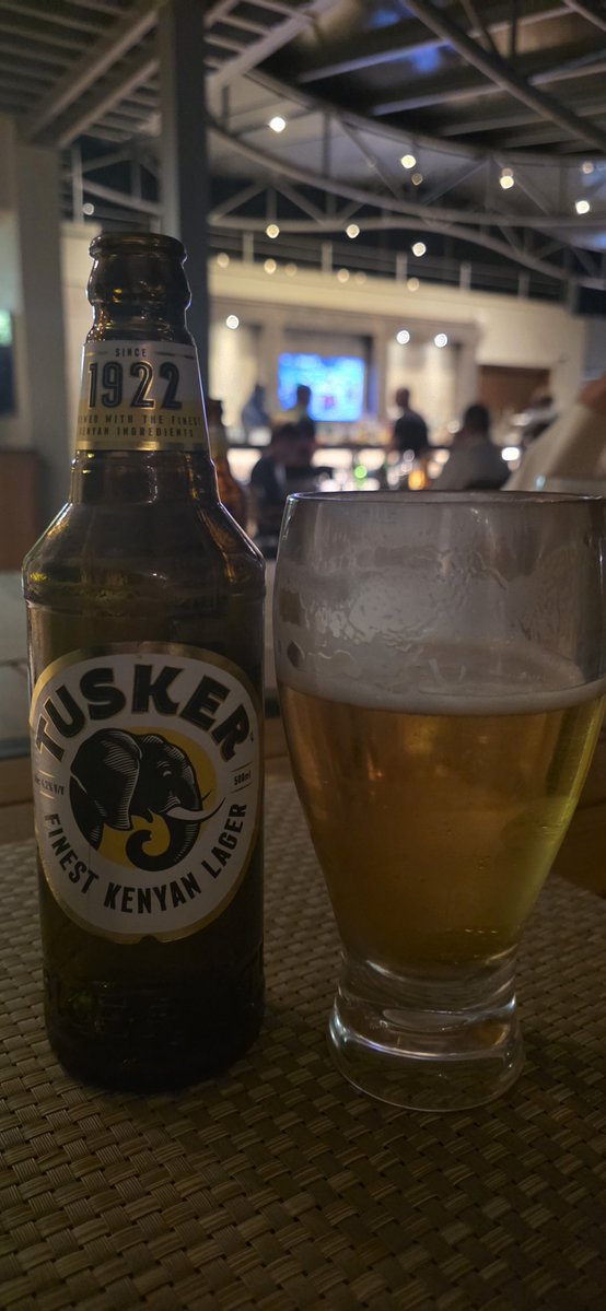 PascalFCDB's tweet photo. Aangekomen in #Nairobi... proost op de 77ste verjaardag van mama! Maak er een mooie feestje van boven! #KL565 #NBO #KLM #B787 #PHBKO https://t.co/XQ3hovLJlO