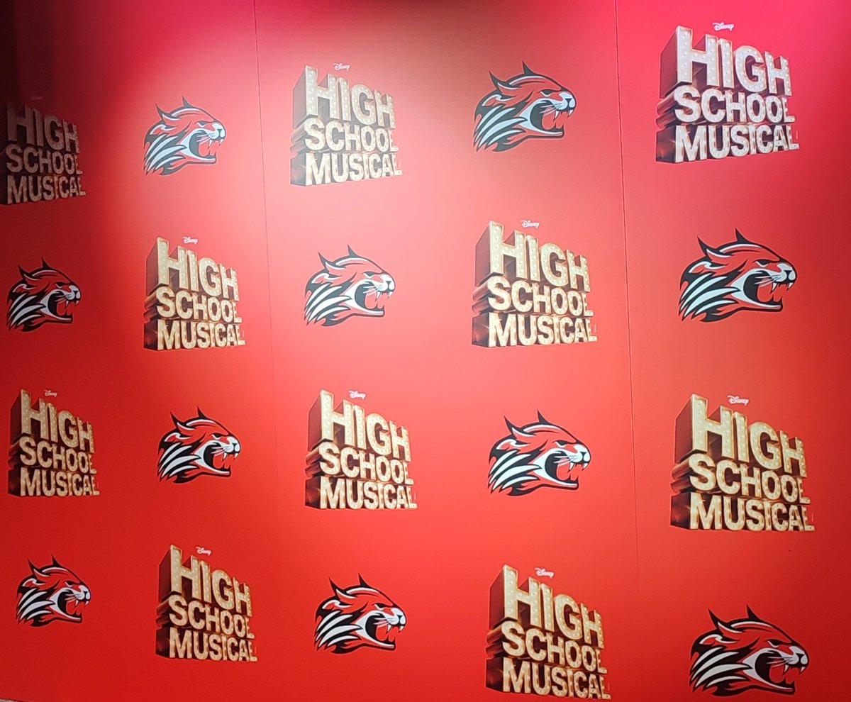 RatedReviewed's tweet photo. Tonight at High School Musical! @troubtheatres https://t.co/pRFQBumrzi