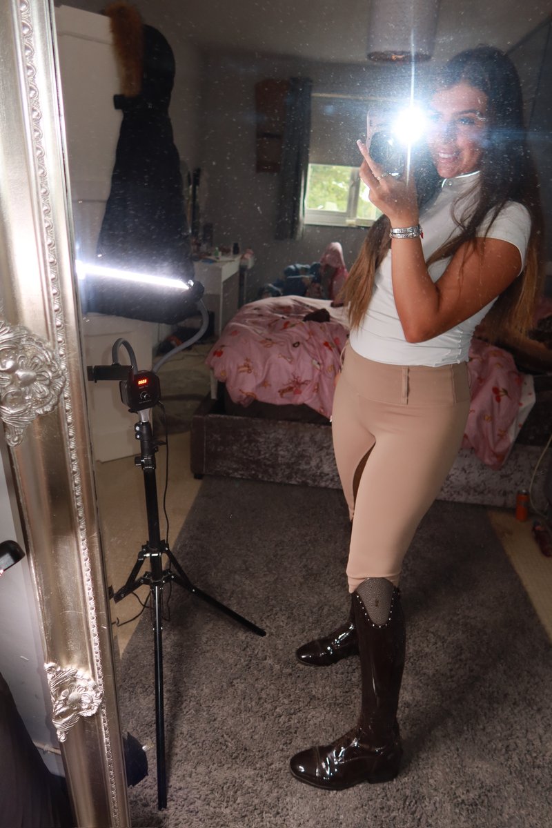 Ellaequinex's tweet photo. horse girl girlfriend… yes or absolutely yes? 🤭 #ridingboots

https://t.co/NiCJADHmWK https://t.co/rmTtlhFS8d