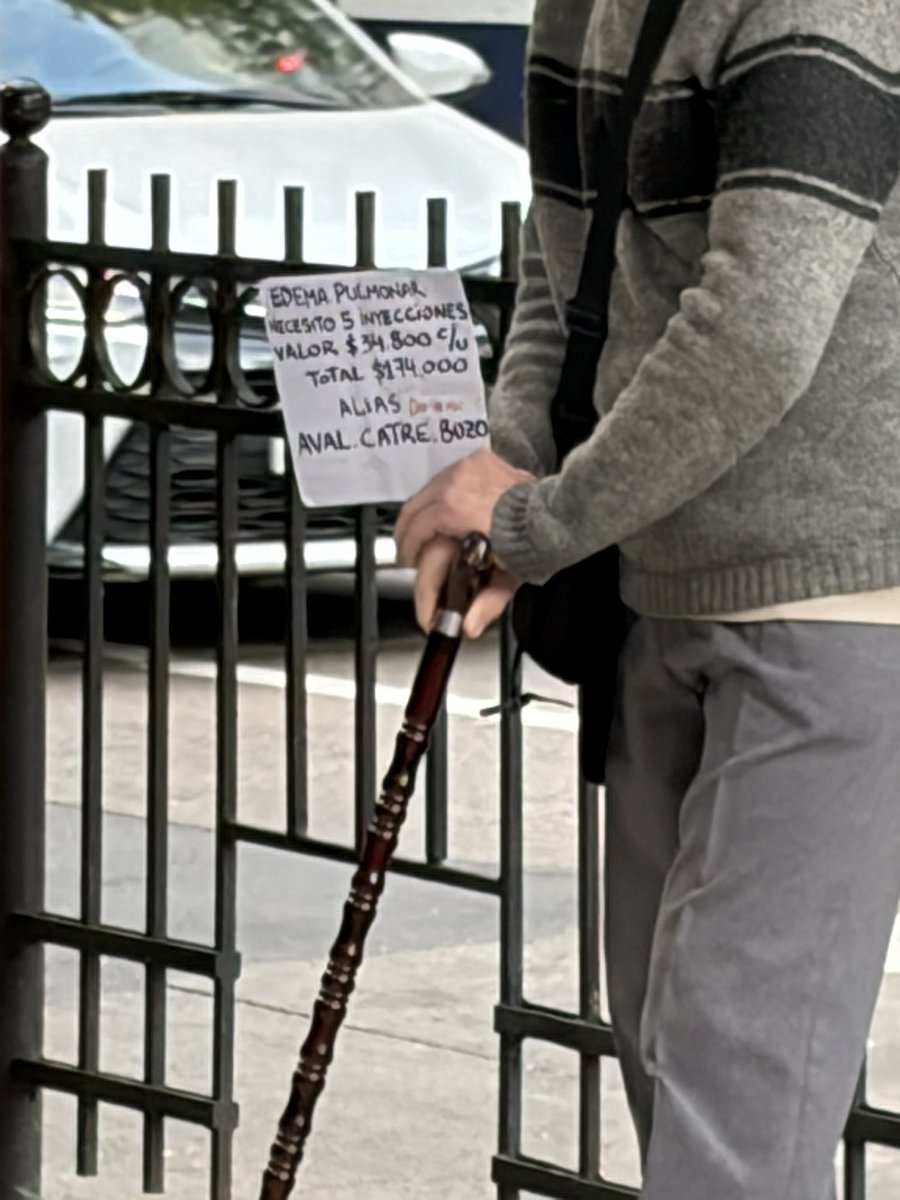 HagamosPuente's tweet photo. Hola!! en el día de hoy (20/10/26) me crucé con este cartel y detrás un hombre de alrededor de 70 años que se encontraba en Pueyrredon y Santa fe (capital federal). Hoy el necesita que le demos una mano, está invitado el que quiera y pueda hacerlo 🩷🫶🏻
ALIAS: AVAL.CATRE.BUZO https://t.co/MhDiBi066L