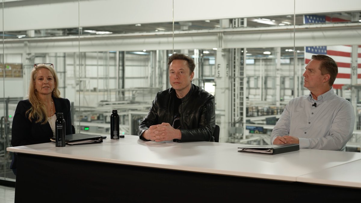 SawyerMerritt's tweet photo. In my opinion, SpaceX’s Q3 earnings call was the best earnings call from any of Elon's companies to date.

Not only was the video format fantastic, but the call itself was very substantive with a lot of great info and insight. SpaceX has one heck of an executive team. https://t.co/nrqprtbzNE