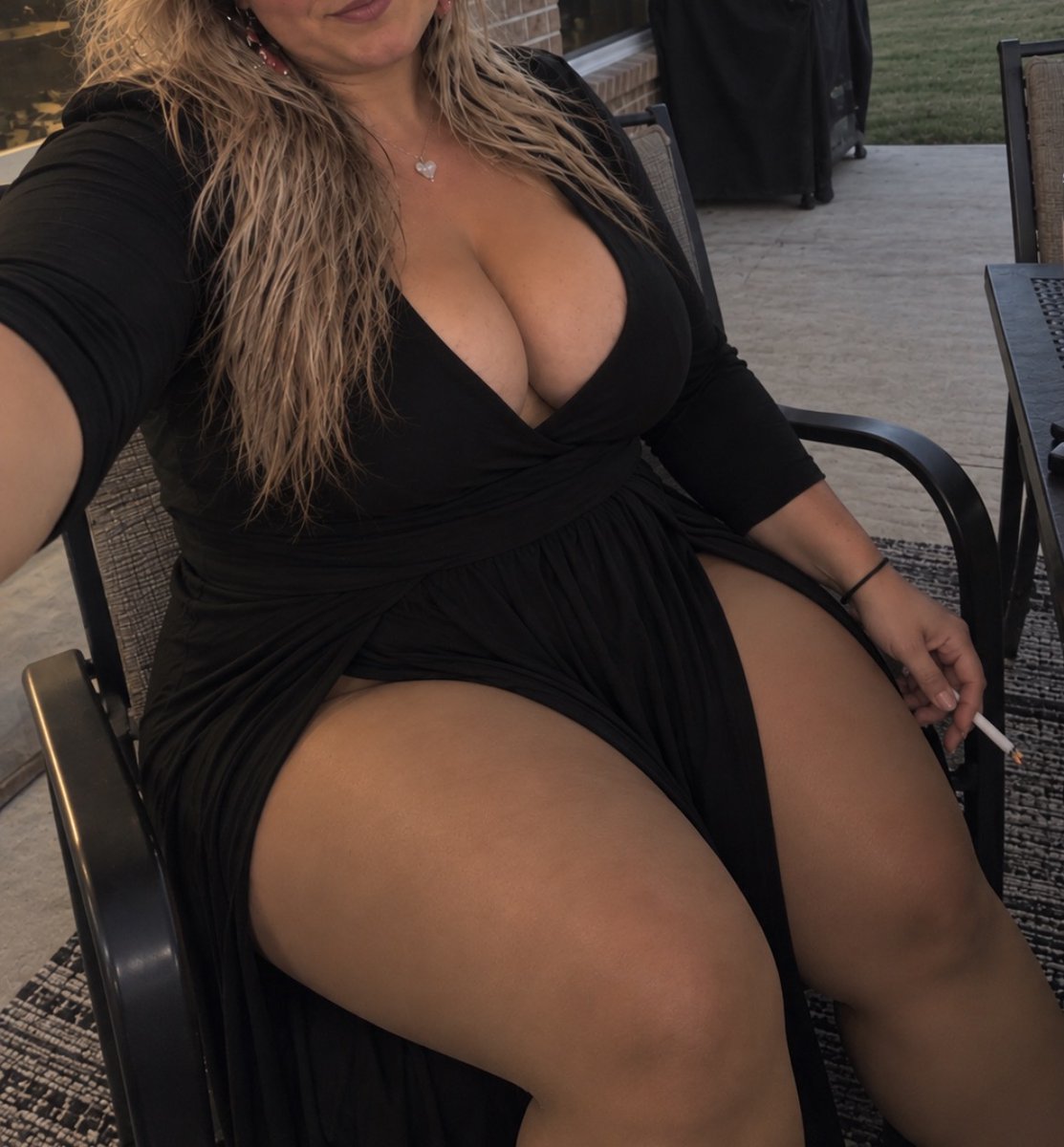 KristaPantyhose's tweet photo. flirty dress in my #pantyhose https://t.co/es6FF8AuHE